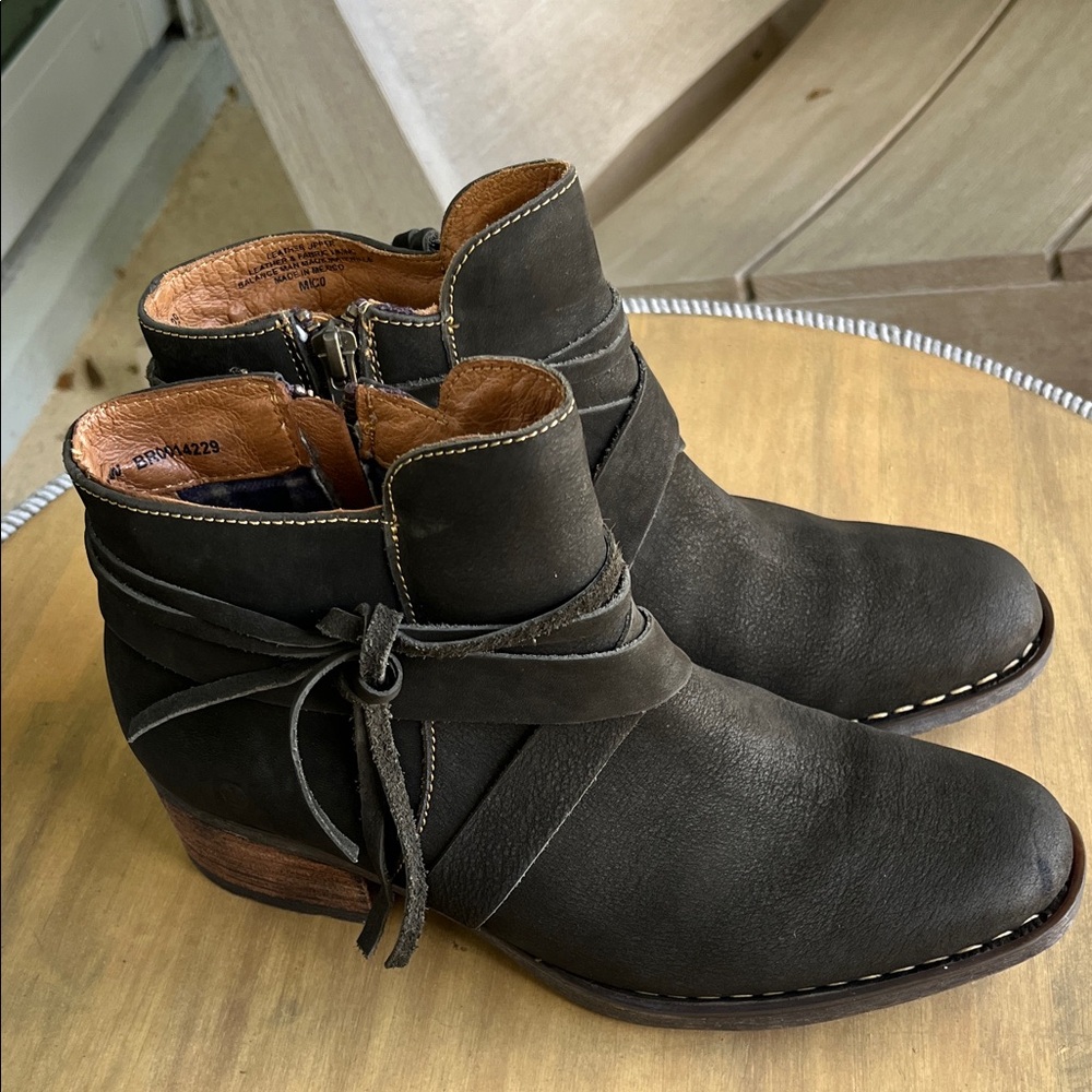 BORN Montilla Suede Olive Stylish Leather Boots-Women’s Size 7